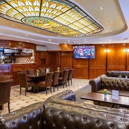 פץ' Hotel Barbakan מראה חיצוני תמונה