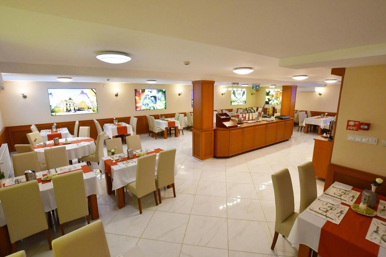 פץ' Hotel Barbakan מראה חיצוני תמונה