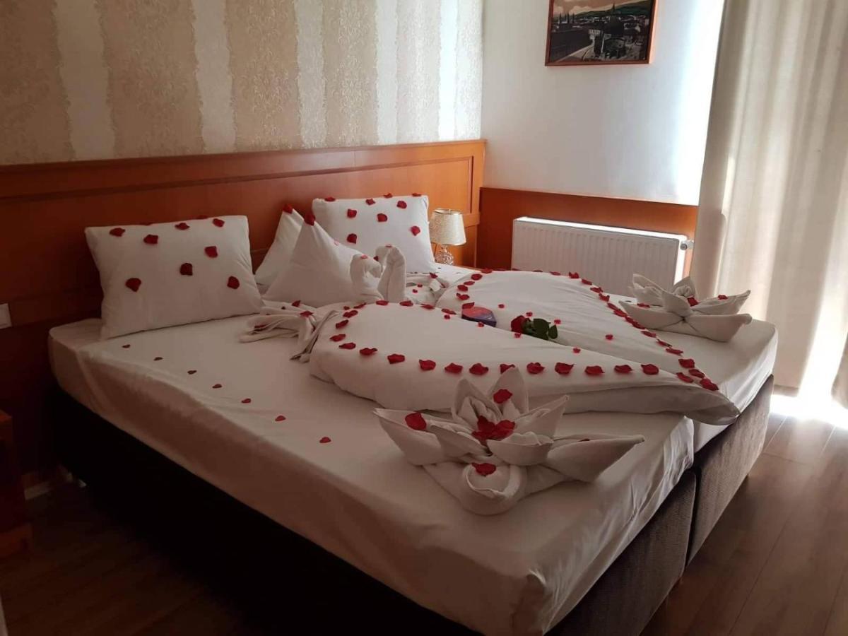 פץ' Hotel Barbakan מראה חיצוני תמונה