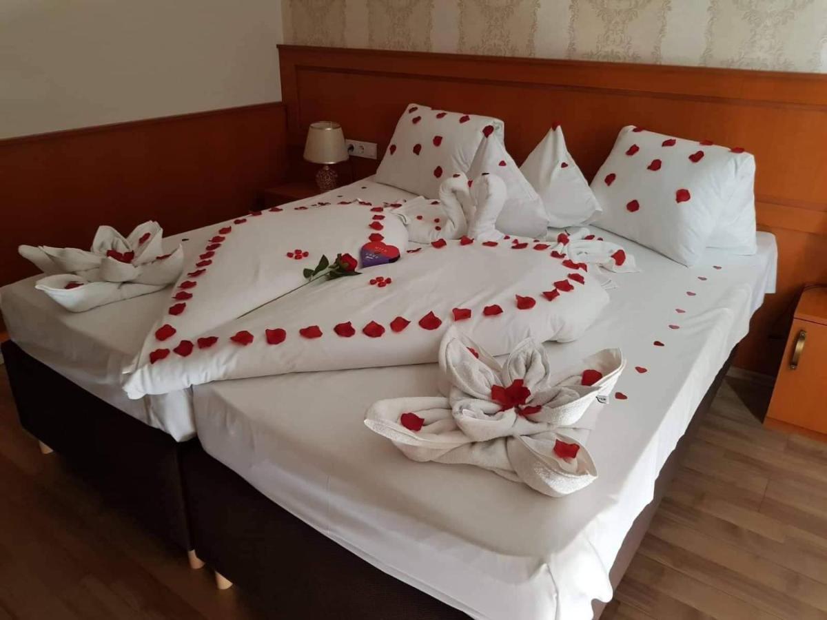 פץ' Hotel Barbakan מראה חיצוני תמונה