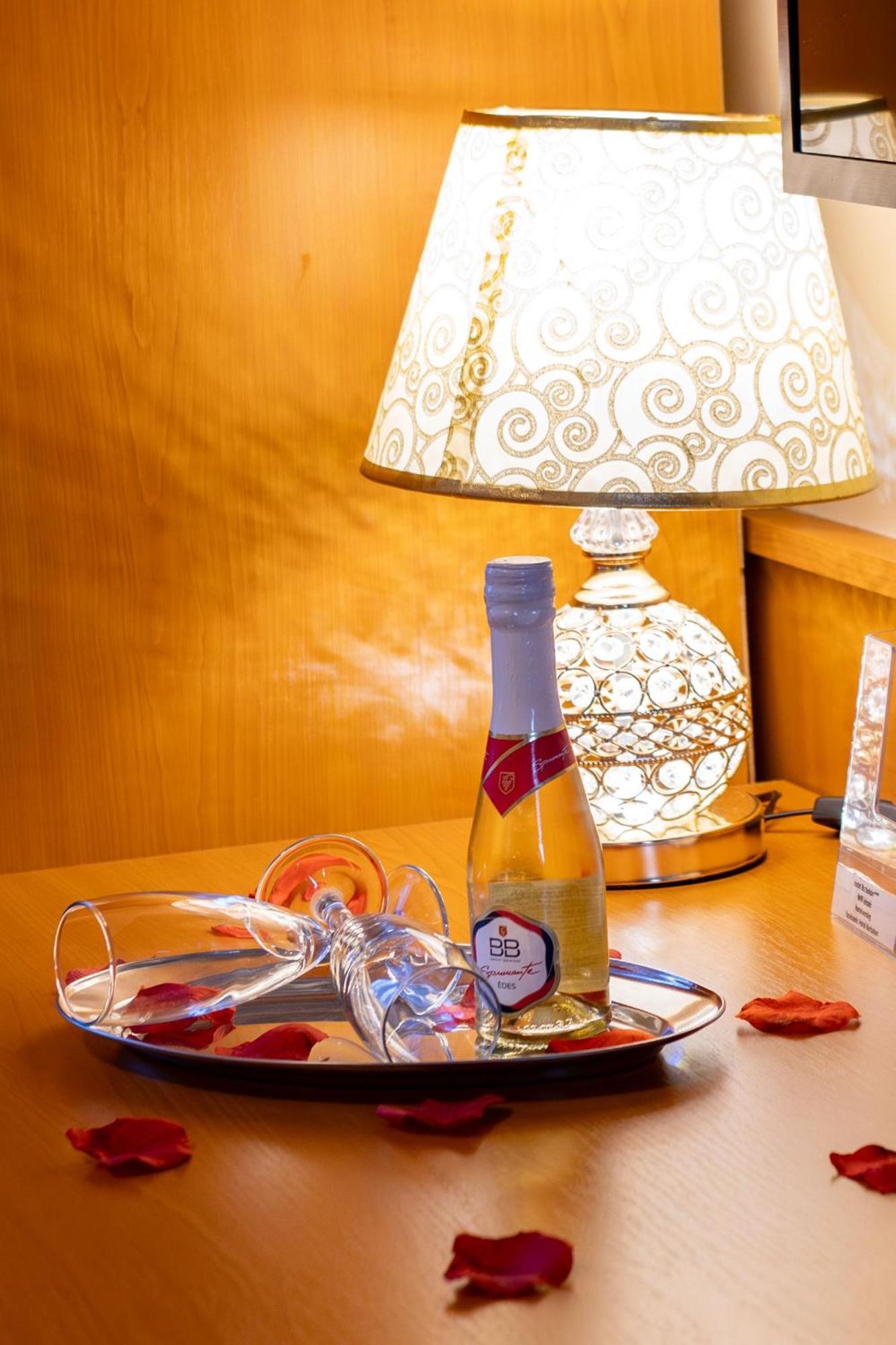 פץ' Hotel Barbakan מראה חיצוני תמונה