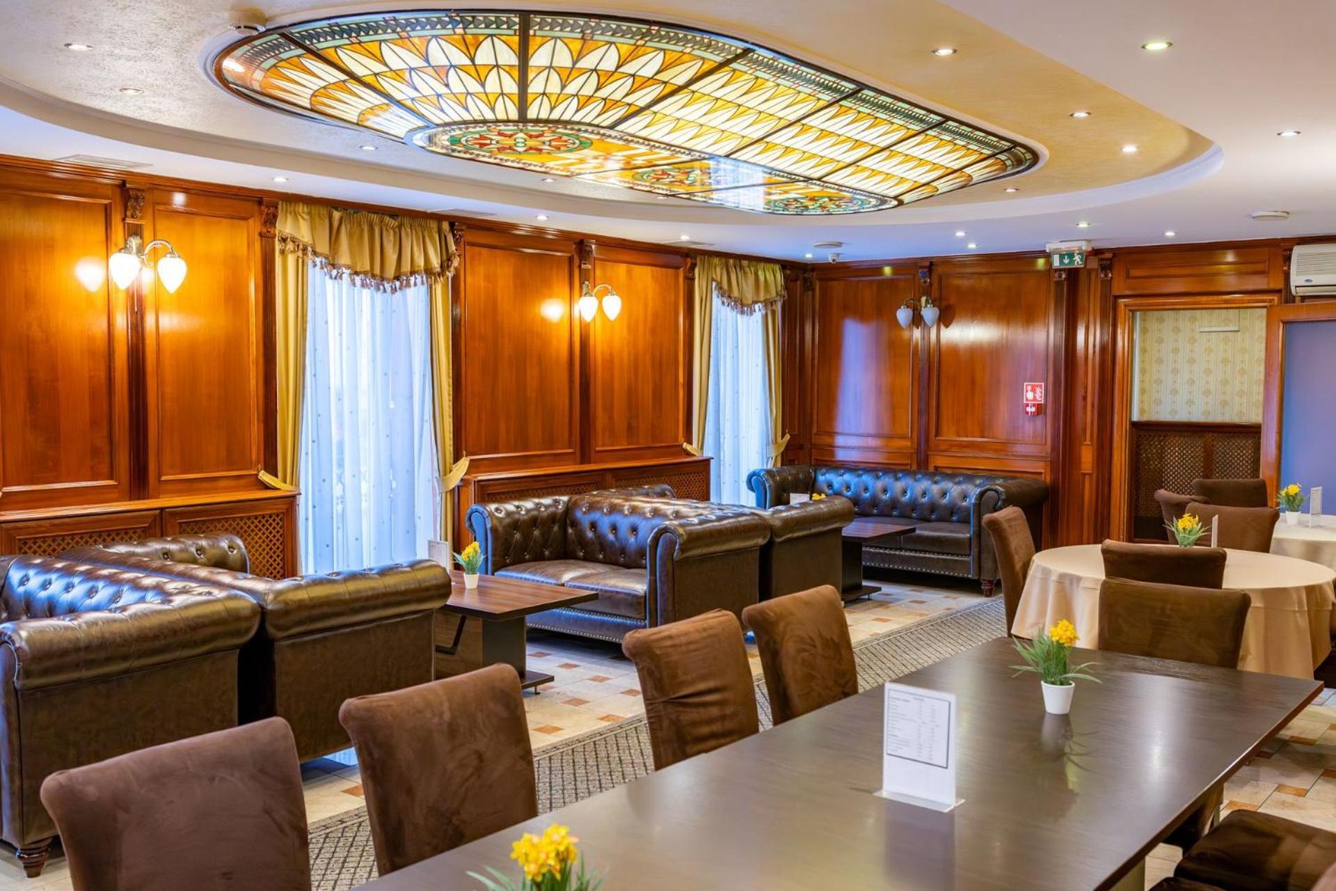 פץ' Hotel Barbakan מראה חיצוני תמונה