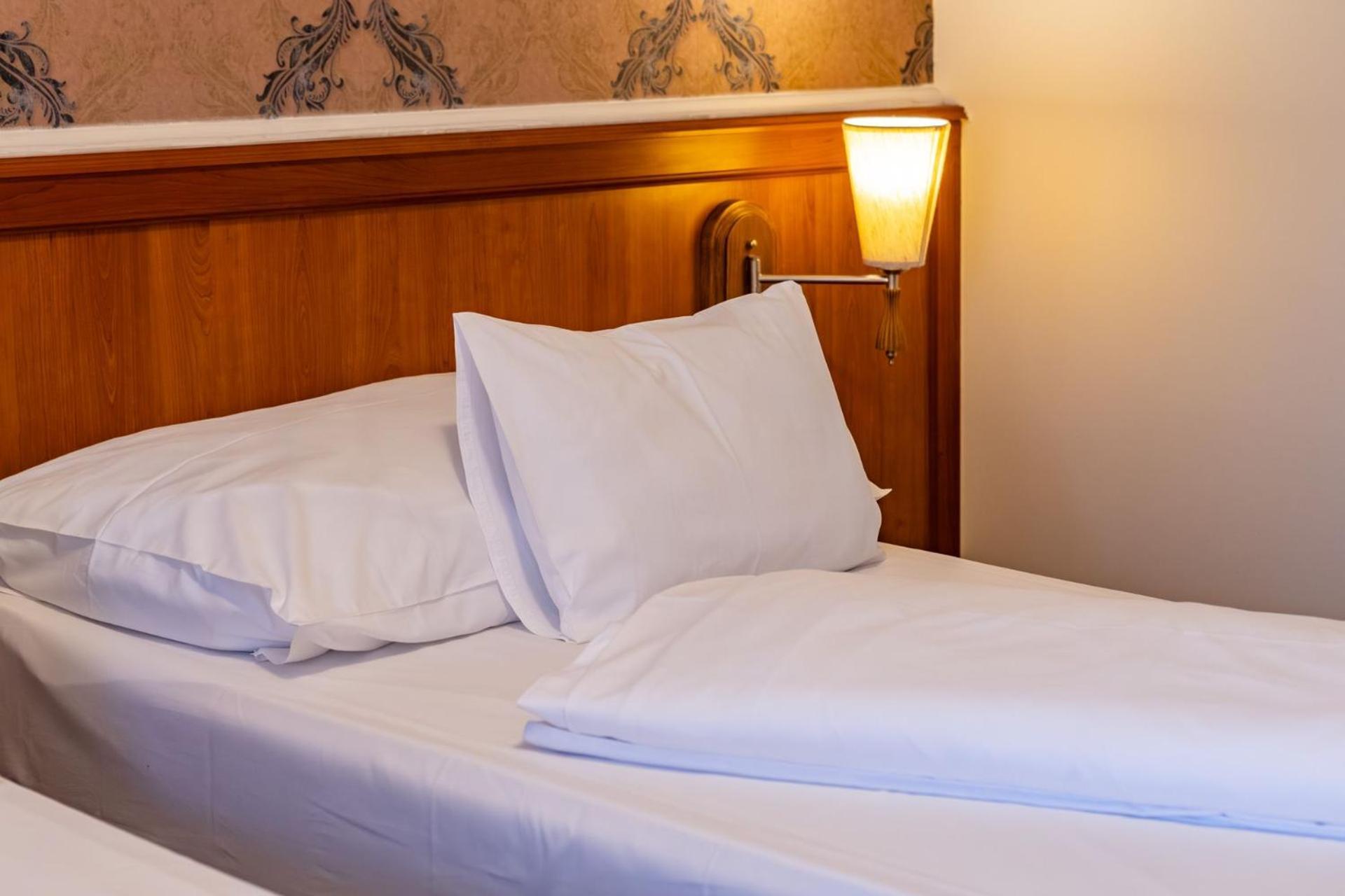 פץ' Hotel Barbakan מראה חיצוני תמונה