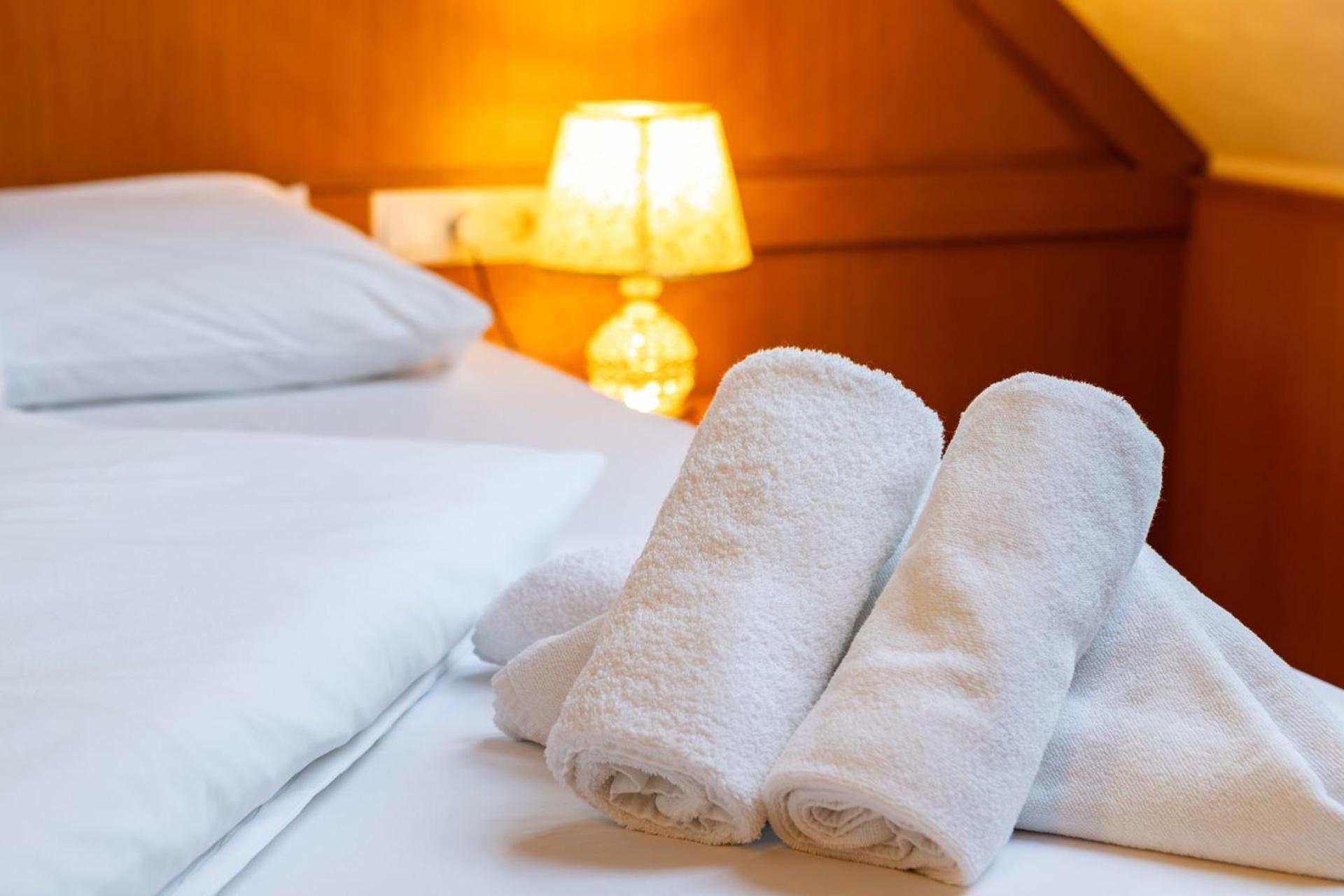 פץ' Hotel Barbakan מראה חיצוני תמונה